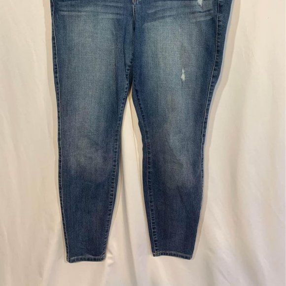 TORRID premium woman’s jeans. Size 14r. Excellent condition. - Picture 2 of 7